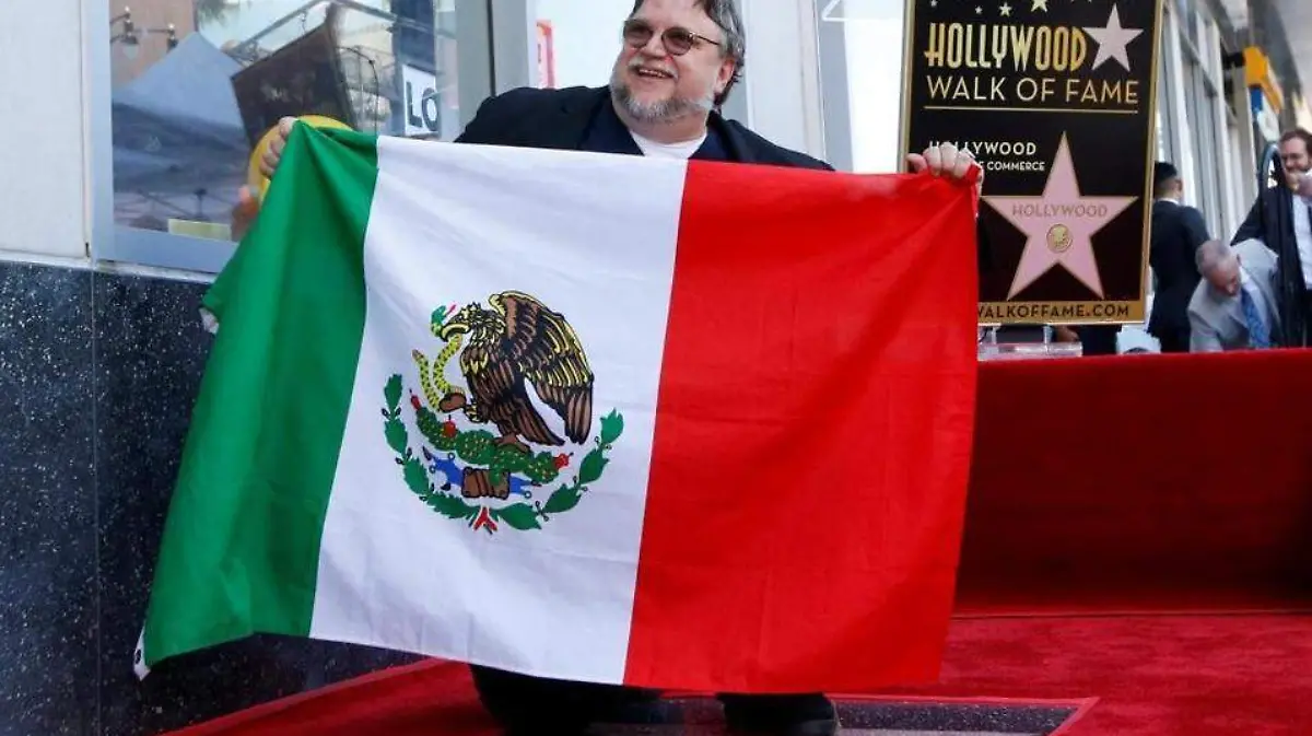 Guillermo del Toro estrella Paseo de la Fama